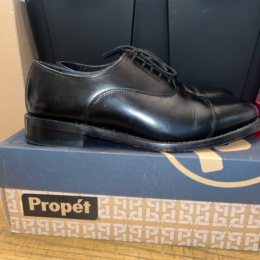 Samuel Windsor Dress Shoes Men's Sz 8 Leather Black
